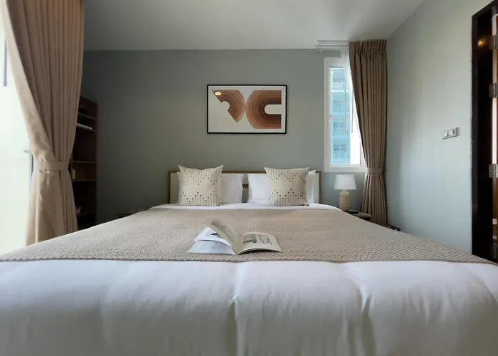 500m Bts L Large 84 Sqm L Pool And Gym L Sontana *