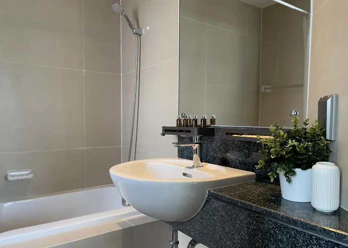 500m Bts L Large 84 Sqm L Pool And Gym L Sontana アパート *